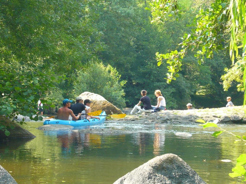 Village De Gites Du Moulin Neuf Getigne Exteriör bild